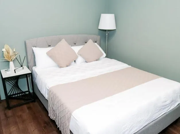 Lmk Staycation La Verti Residences Aparthotel