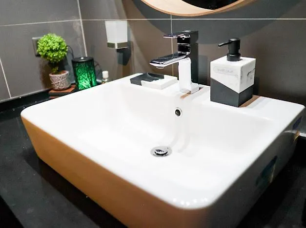 Lmk Staycation La Verti Residences 4* Manila